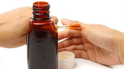 Using iodine for the treatment of fungi on the fingers