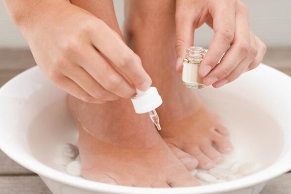 the use of iodine to treat nail fungus